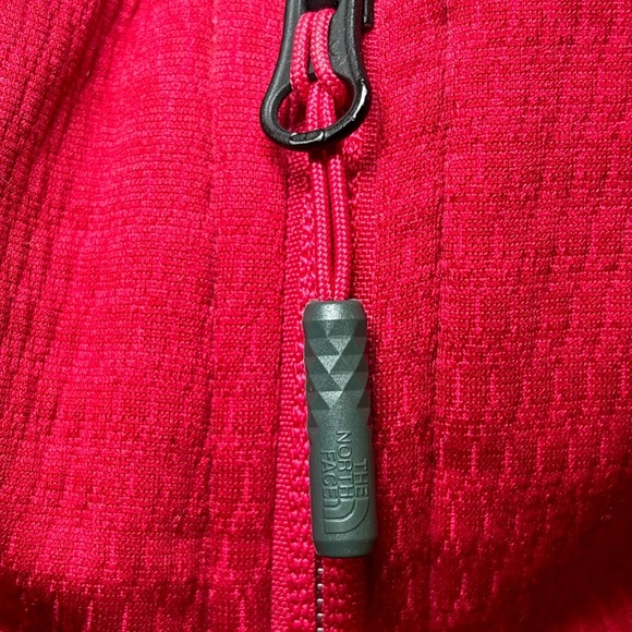 The North Face - Women's Magenta Pink Jacket Full Zip Lightweight Coat in Size S - Picture 3 of 14
